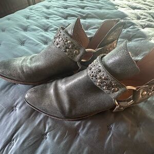 Frye low western harness boots
